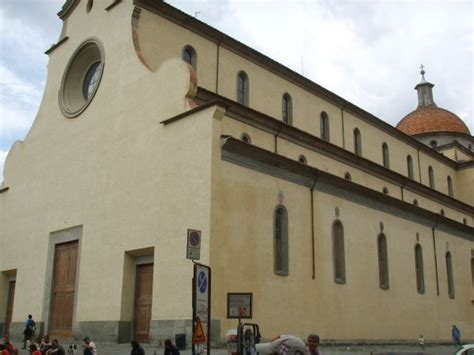 A partire dal 1269 una comunità di frati agostiniani iniziò la costruzione di una chiesa che in breve tempo, già dall'inizio del trecento, diventò un centro artistico, teologico e culturale talmente. Firenze, riapre la basilica di Santo Spirito