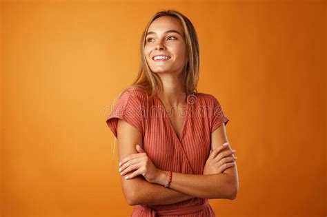 Portrait Of A Young Beautiful Happy Woman Smiling Stock Image Image Of Model Casual 198271797