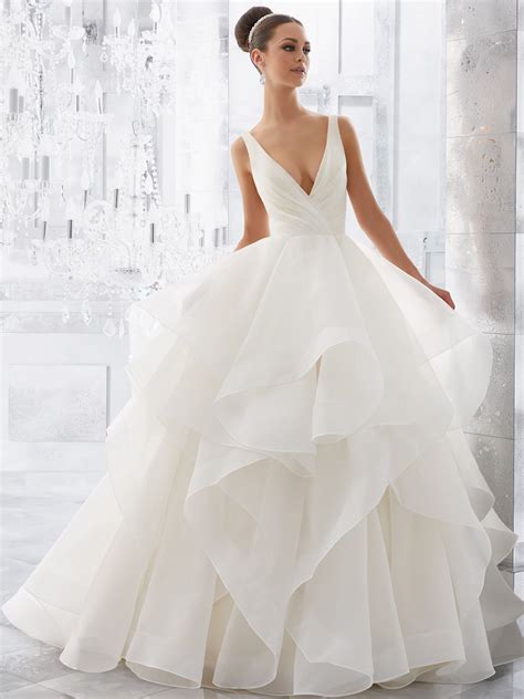 Sie können ihr kleid auch individuell anpassen lassen, um es wahrlich einzigartig zu machen. Wedding Dresses in Melbourne - Always & Forever Bridal
