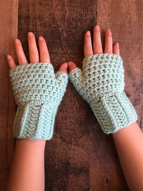 Crochet Gloves Without Fingers Pattern Woodland Fingerless Mittens