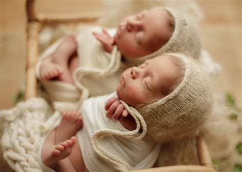 Photographer Bethany Hope Captured The Newborn Twins In Chicago