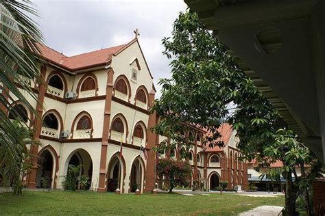 Ainna putrihusna bt muzzahhir tahun : Convent Bukit Nanas Secondary School - Kuala Lumpur