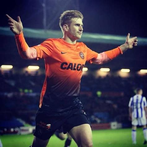Armstrong taşındı kelt şubat 2015'te dört tane kazanmalarına yardımcı oldu i̇skoç lig şampiyonaları ve ardışık yerli tizler. Stuart Armstrong | Dundee United (Source: The Official ...