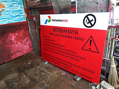 Papan Peringatan Galian Pipa Gas Pertamina Semarang
