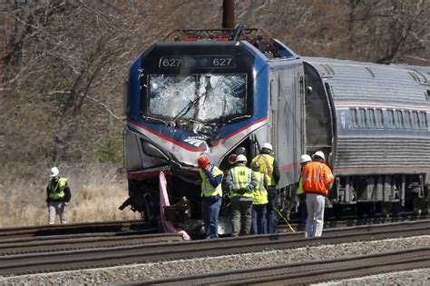Amtrak Train Struck Backhoe At 106 Mph In Fatal Derailment Officials Say Cbs News