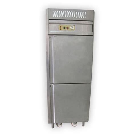 A bakery chiller also compensates for the heat produced during the dough mixing process. 2-door Chiller with Temperature control | Kaki Lelong ...