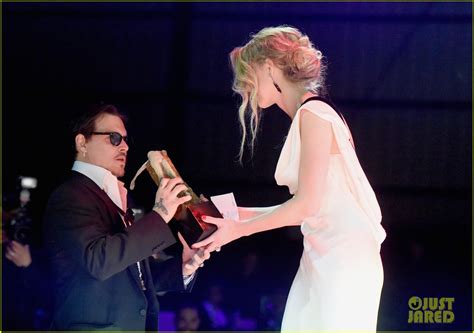 Full Sized Photo Of Johnny Depp Amber Heard Share Super Steamy Kiss 04