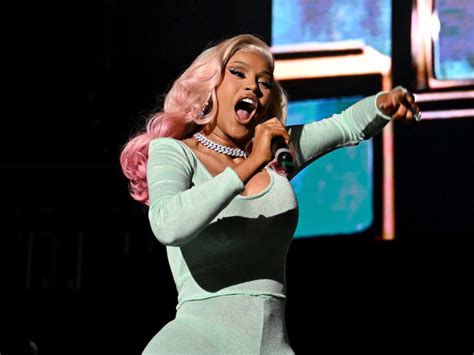 Cardi B Hurls Microphone At A Fan Who Threw A Drink At Her Onstage In Vegas