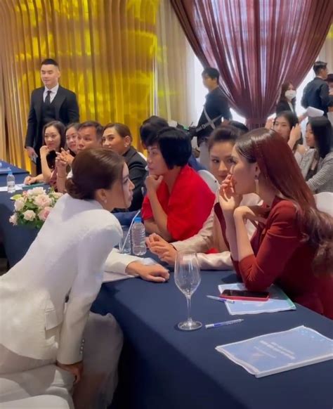 Cô nổi danh sau khi trở thành quán quân của chương trình the face vietnam: Minh Tú - Lan Khuê cười cười nói nói, chuyện gì đây?