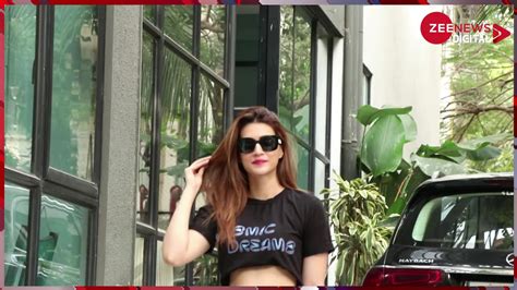 kriti sanon bhediya actress bold pose on camera looks sizzling hot in black outfit video gone