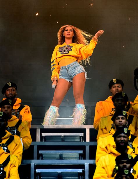 “homecoming” netflix trailer a first look at beyoncé s electrifying new documentary vogue