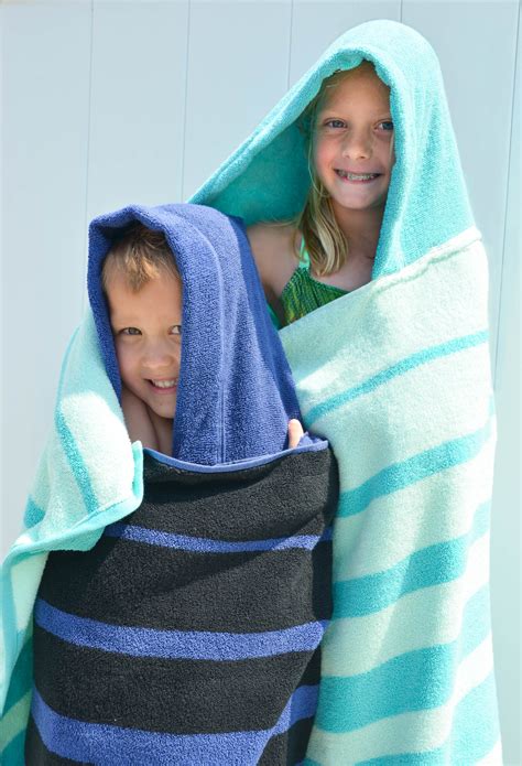 Generously sized and extremely durable bamboo hooded towels for kids. A DIY Hooded Towel that Your Kiddo Won't Immediately ...