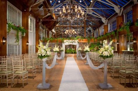 Crest hollow country club is a luxurious wedding venue located in the hamlet of woodbury within the town of oyster bay, new york. Wedding Chapel at the Fox Hollow - Picture of Fox Hollow ...