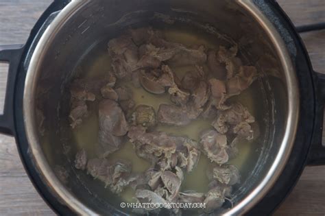 When a whole chicken is a pressure cooked, it will not have the crispy skin that is achieved with roasting. How To Pressure Cook Chicken or Turkey Gizzards | What To ...