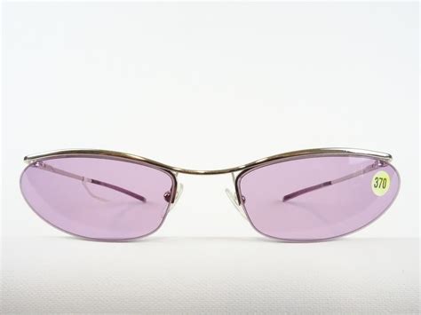 Viele damen stimmen ihre sonnenbrille auf die weitere garderobe ab. GUCCI Sonnenbrille für Damen kleine schmale Cateye silber ...