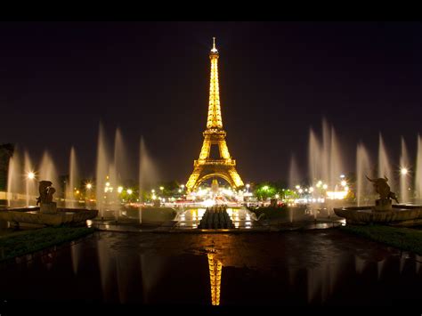 The tower has two restaurants located on the first floor. Eiffel Tower - Paris (France) - World for Travel