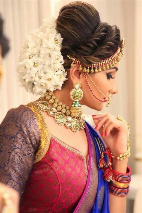 See more ideas about indian bridal hairstyles, indian bridal, bridal hair. Hairstyles for Short Hair for Indian Wedding - 25+