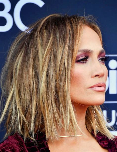 Jennifer lopez posted a bold new fall look to her instagram followers, showing off her layered bob by her longtime hairstylist, chris appleton.» subscribe: Pin on HAIR STYLES