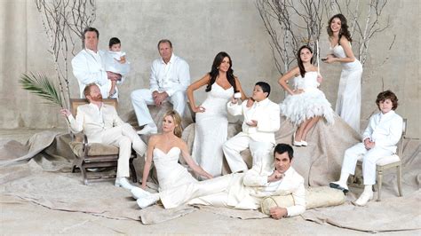 Modern Family - Season 11 - Episode 4 - Watch favourite TV-Series now