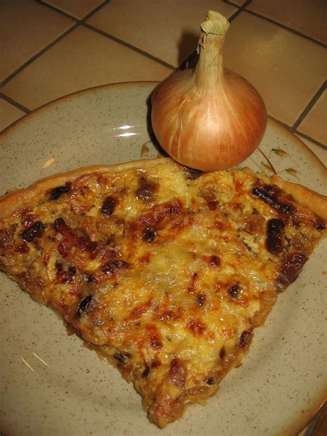 Recette de Tarte à l oignon fromage blanc et lardons la recette facile