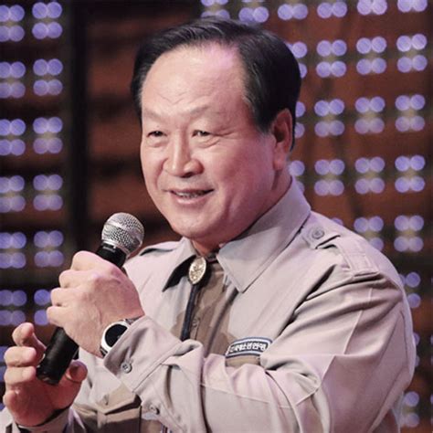 Sns 등을 통해 온라인 상에 한 의원의 발언이 확산되며 논란이 일자 한기호 의원은 현재 게시물을 삭제하고 페이스북 계정을 비공개로 전환했다.기사. 사람들 한기호 한국청소년연맹 총재 : 월간조선