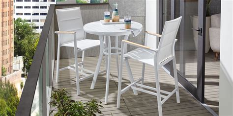 Solana White 31 In Round Balcony Outdoor Dining Table Rooms To Go