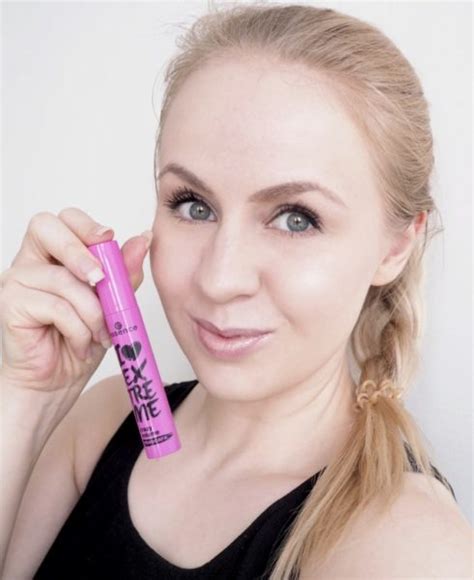 I love plastic brushes and thinking that i can buy i love extreme waterproof version then use pink one. Paras halpa ripsiväri: Essence I Love Extreme Crazy Volume ...