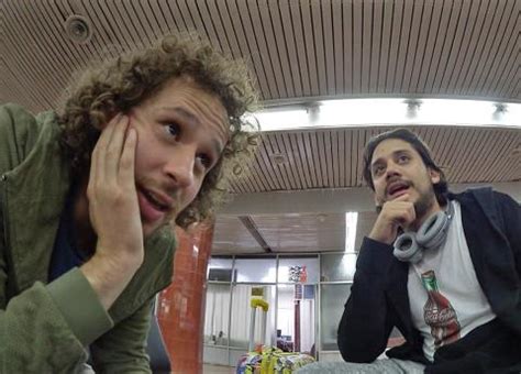 Welcome to youtube vloggers heaven. Detienen en Bangladesh a los youtubers Luisito Comunica y Rix | e-consulta.com Veracruz2020