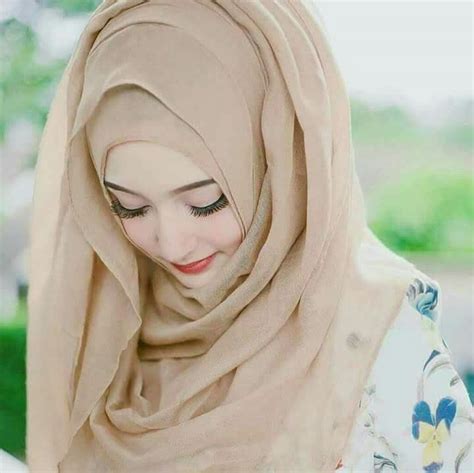 Pin By Waseem Abbas On Dp Girl Hijab Hijabi Girl Beautiful Hijab