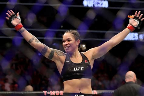 Amanda Nunes Strips Naked In Shower To Celebrate Her Belts After Ufc Victory Pics