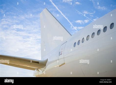Boeing 777 Aircraft Window Hi Res Stock Photography And Images Alamy