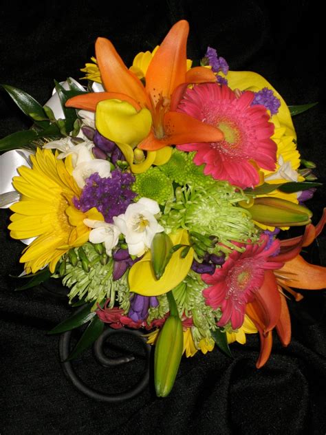Order your williamsburg flowers online with floom, and the local independent florist fulfilling your order will ensure they are hand delivered to your chosen recipient. Spring mix bouquet | Flower delivery, Fresh flower ...