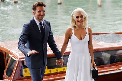 Cooper & gaga write a (not so) bad romance. A Star is Born: una storia non convenzionale di ascesa e ...