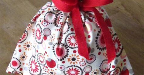 Handmade Fabric Gift Bags - wonderful blog with LOTS of projects and