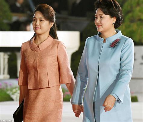 Kim Jong Un And Moon Jae Ins Wives Meet For First Time Daily Mail Online