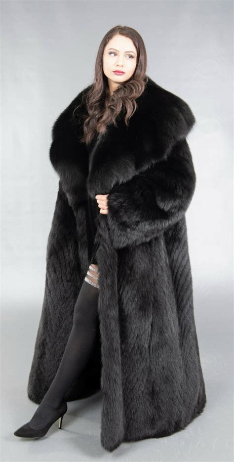 Pin By Stringman On Black Fox Fur Fashion Fur Coats Women Black Fur