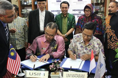 Universiti islam antarabangsa malaysia founded on 10 may 1983 to revitalize the intellectual tradition of the ummah. Rektor UM Mataram dan Rektor University Sains Islam ...