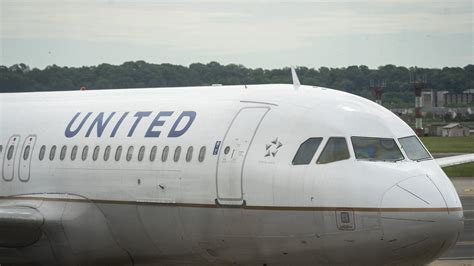 Nfl Player Sues United Airlines For Alleged Sexual Assault Battery