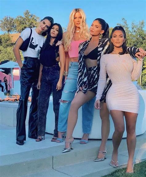 How Tall Are The Kardashians From Kim To Kylie Heres A Look At Who