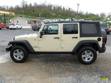 2011 Sahara Tan Jeep Wrangler Unlimited Rubicon 4x4 63169838 Photo 4