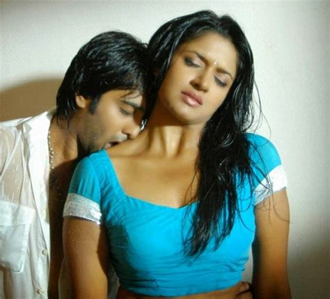 Saree Below Navel Photos Vimala Raman Hot Spicy Navel Kiss In