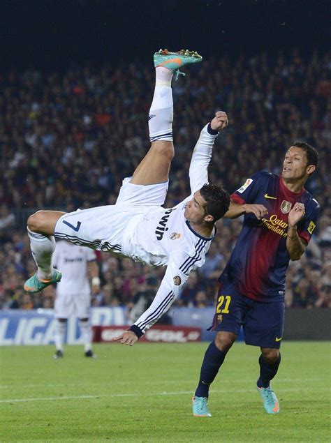 Cristiano Ronaldo Bicycle Kick Messi