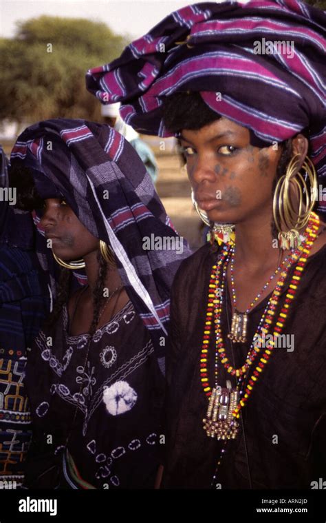 Wodaabe Women Hi Res Stock Photography And Images Alamy