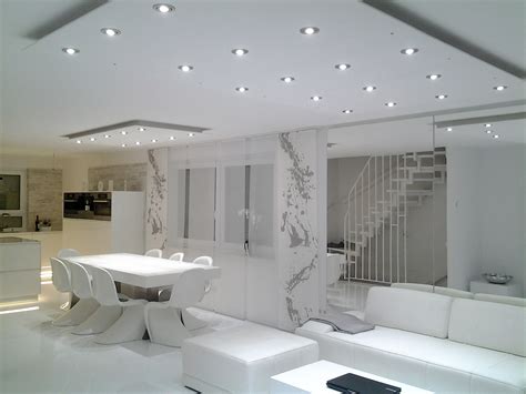 Welche beschaffenheit hat die decke , in der die downlights eingebaut werden sollen. Decke teilweise abhängen und spots einbauen (Handwerk ...