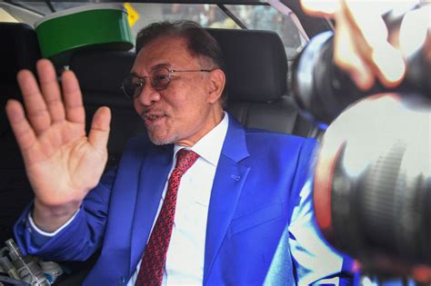 Raja was the second aiadmk leader to disapprove of ms. Anwar Ibrahim Menghadap Raja Malaysia - Medcom.id