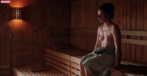 antonia bill nuda ~30 anni in heated a sauna session