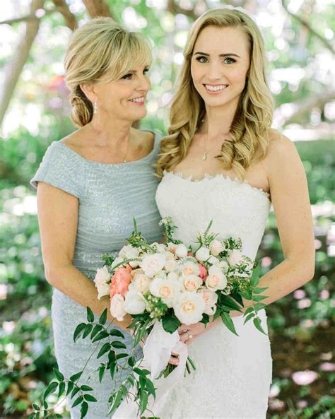 Each new chapter is in the main list so you can feel the difference. 55 Heartwarming Mother-Daughter Wedding Photos | Mother ...