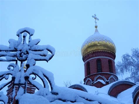 Kupolen Av Stet Michael Denkupolformiga Domkyrkan I Kiev Mot Bakgrunden