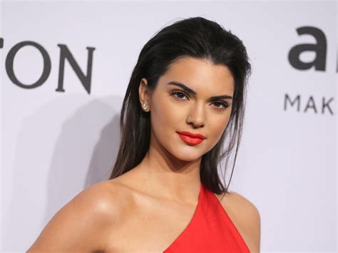 Kendall Jenner Age Birthday Height Net Worth Family Salary