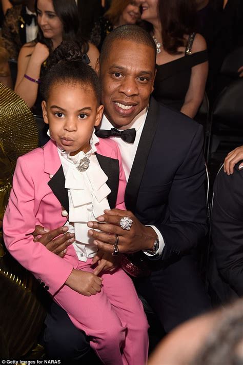 Beyonce Is Dead Ringer For Blue Ivy In Throwback Photo Daily Mail Online